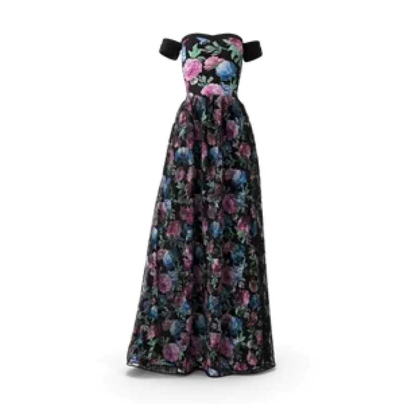 Black Women's Gown Black Women's Gown - Color: White, Size: S